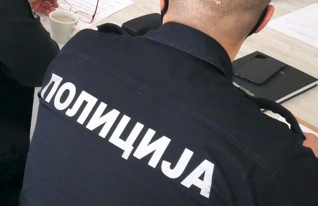 Fotografija uz vest: MUP APELUJE NA UZDRŽANOST Svaki incident koji se dogodi na javnim površinama nosi rizik od ozbiljnog ugrožavanja života i zdrav...