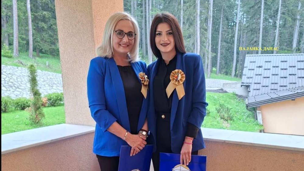 Fotografija uz vest: Predstavnice PU „Čika Jova Zmaj“ učestvovale na Nacionalnom kongresu u Sjenici